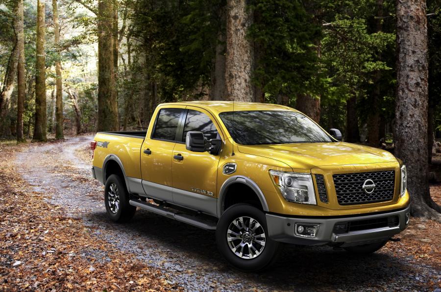  Nissan Titan XD PRO-4X Crew Cab 2015 года  (фото 6 из 39)
